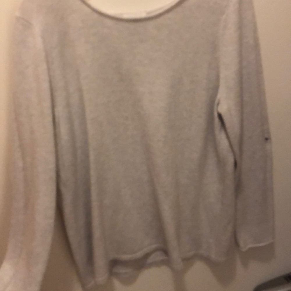 Long sleeve white small knitted sweater